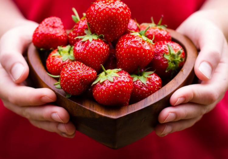 Montreal Grandma, Rhonda Massad, Strawberries, How to keep strawberries