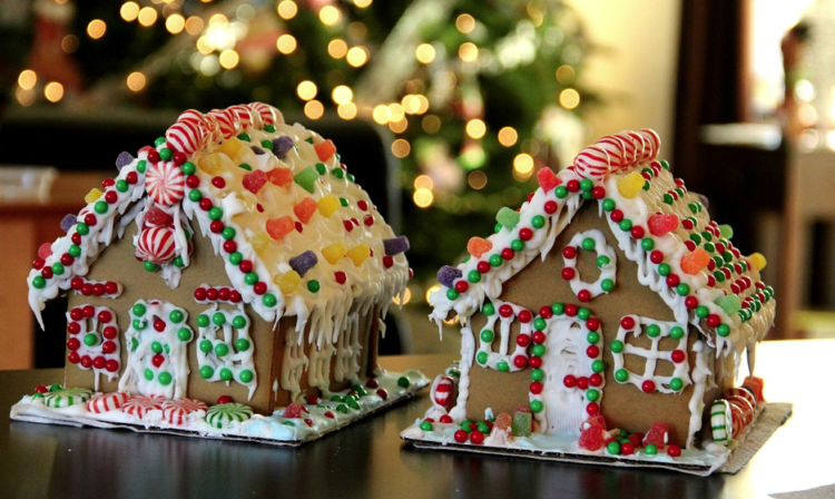 Gingerbread House, Decorating, Grandkids, Christmas Activities, Grandparents, Cooking with kids, Montreal Grandma, Rhonda Massad